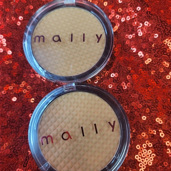 Powder Foundation - Picture 2 of 5